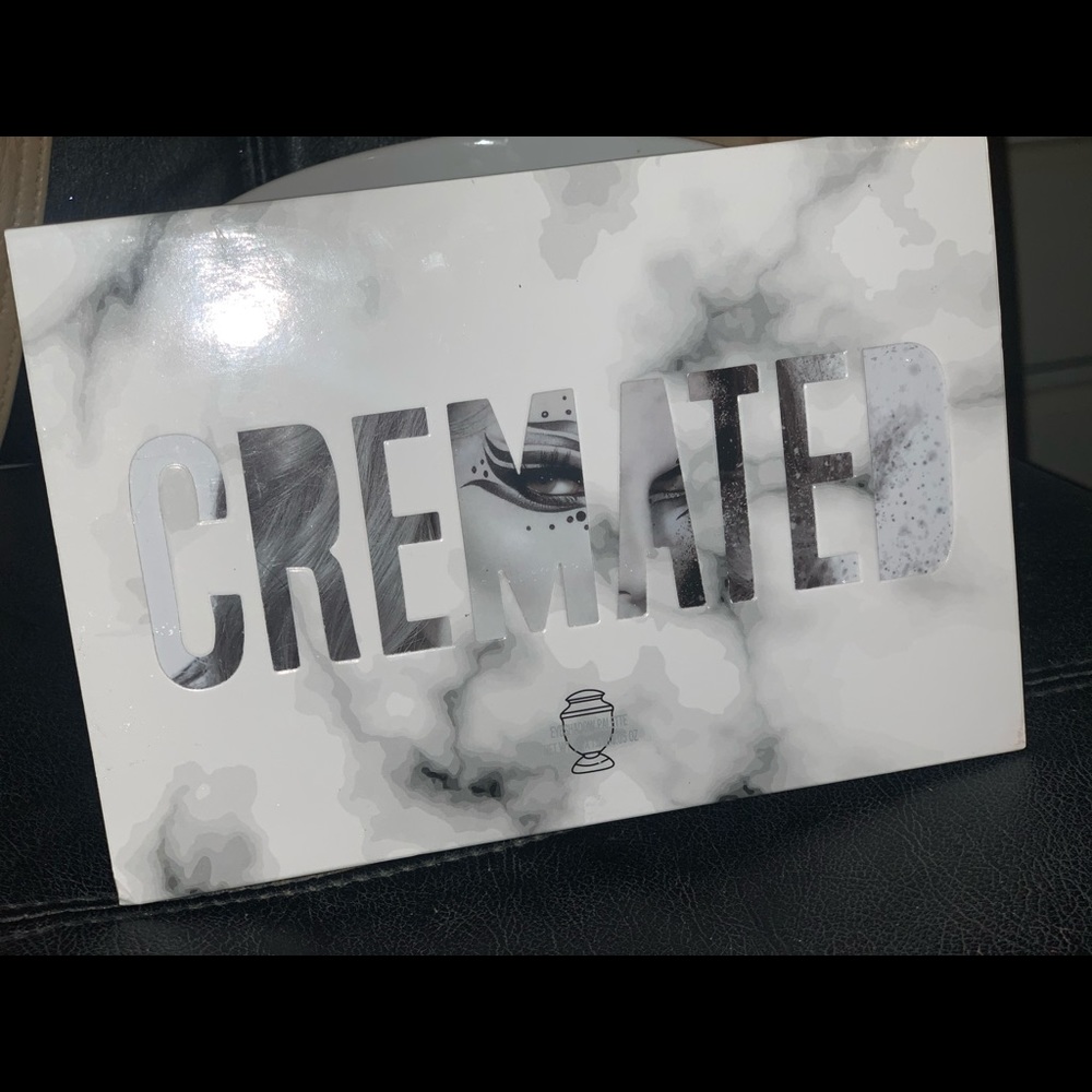 Jeffree Star cremates palette (read description)